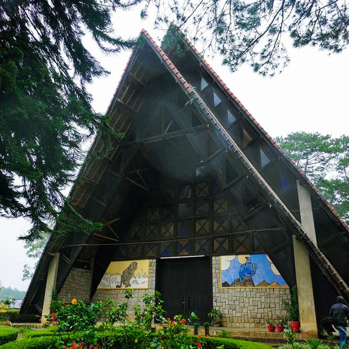 Kiến trúc mái nhà Rông đặc biệt của nhà thờ Cam Ly